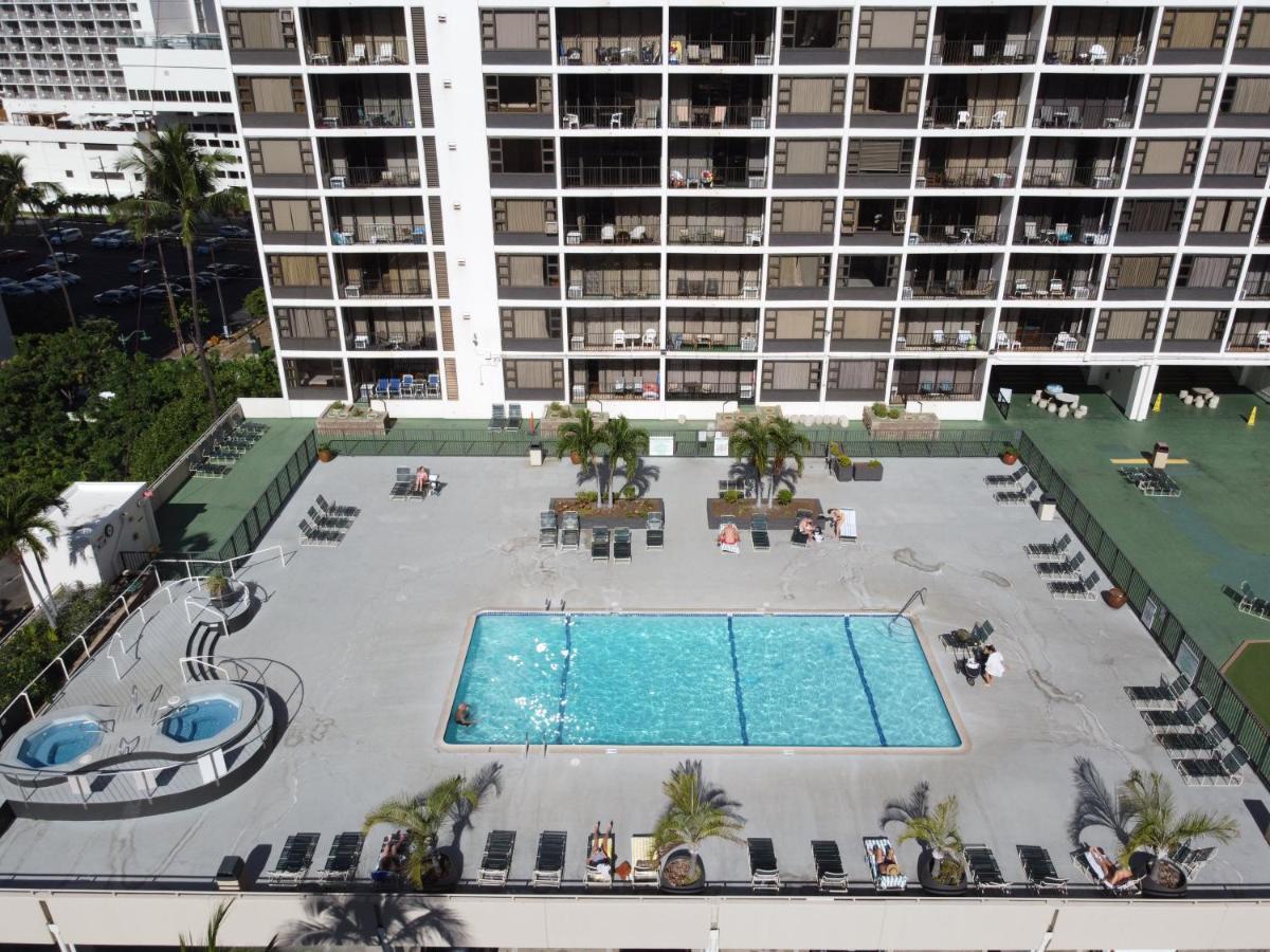 Cozy Waikiki Getaway, Stroll To Beach With Free Parking Гонолулу Экстерьер фото