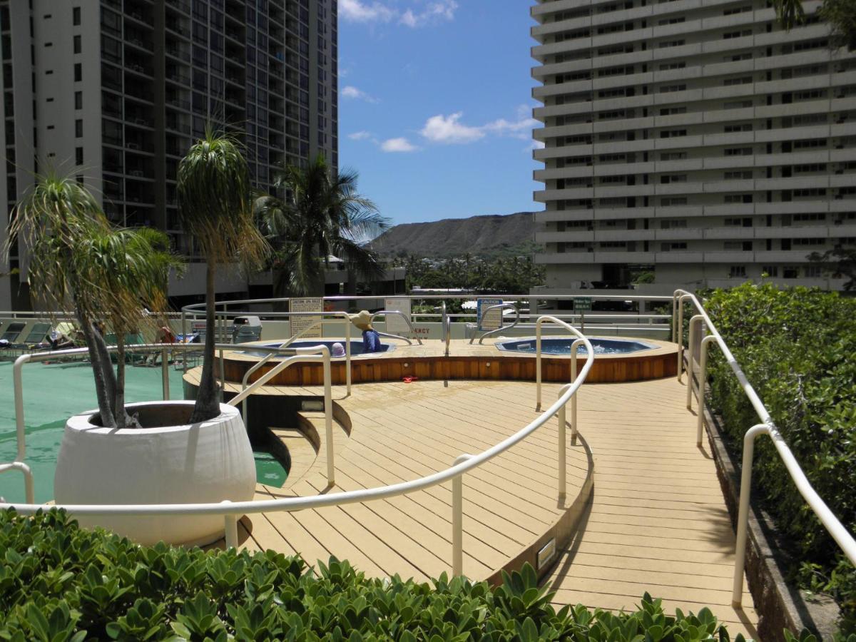 Cozy Waikiki Getaway, Stroll To Beach With Free Parking Гонолулу Экстерьер фото