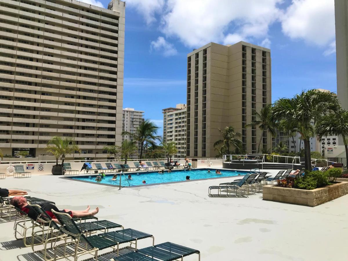 Cozy Waikiki Getaway, Stroll To Beach With Free Parking Гонолулу Экстерьер фото